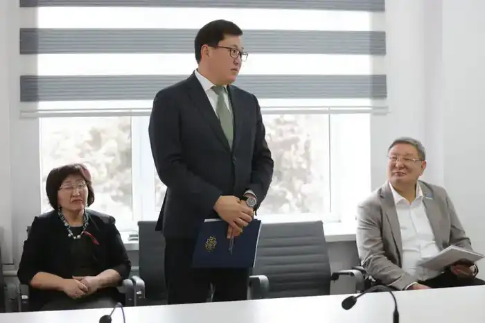 Прием граждан Ербола Карашукеева: вопросы жителей Жамбылской области обсуждаются Павлодаре