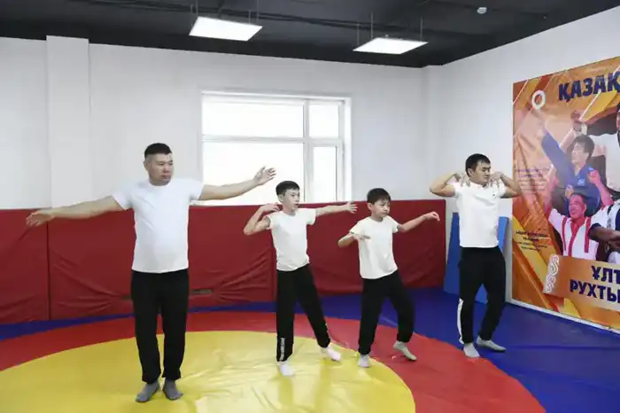 В Астане прошли спортивно-военные соревнования для отцов и детей в честь Дня Независимости Павлодаре