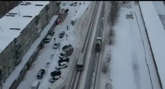 Аким ВКО проверил очистку улиц Усть-Каменогорска от снега и работу транспорта (8)