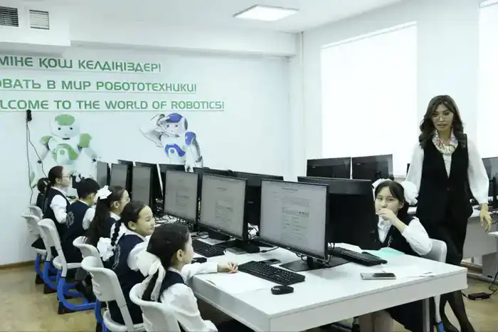 В Астане отмечают 10-летие школы-гимназии №77: новейшие технологии и достижения учащихся на торжественном мероприятии Павлодаре