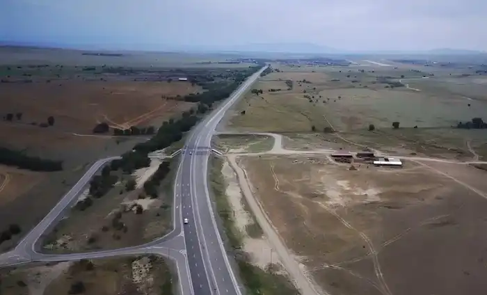 В Жетісу за 3 последних года отремонтированы внутрипоселковые улицы 188 населенных пунктов. (6)