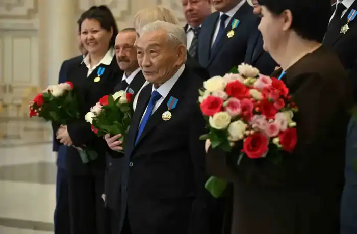 Глава государства поздравил работников энергетической отрасли с профессиональным праздником (4)