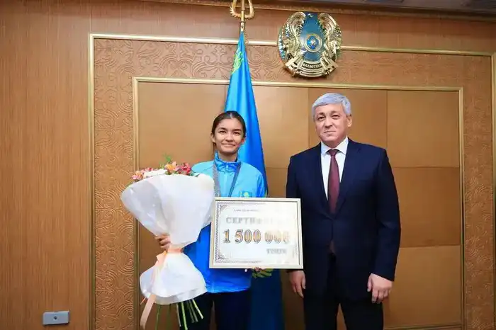 Спортсменов Карагандинской области наградили за достижения на Сурдлимпиаде (6)