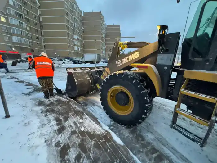 Сложные зимние условия в Астане: усилия коммунальных служб по обеспечению безопасности на дорогах Павлодаре