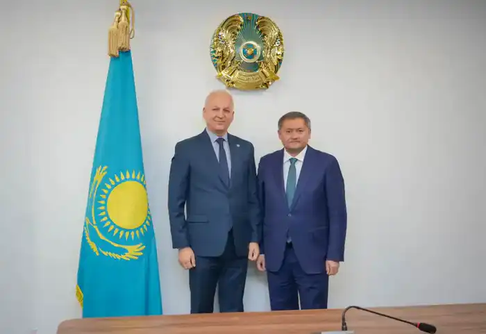 Министр науки и высшего образования РК обсудил сотрудничество с Тюркской академией (5)