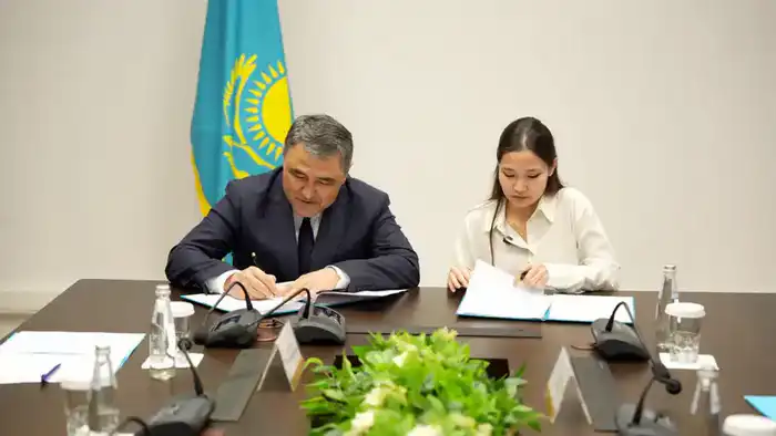 Школьница заключила меморандум с Министерством водных ресурсов и ирригации: министр Нуржан Нуржигитов встретился с автором научной разработки для сбора воды из воздуха (2)