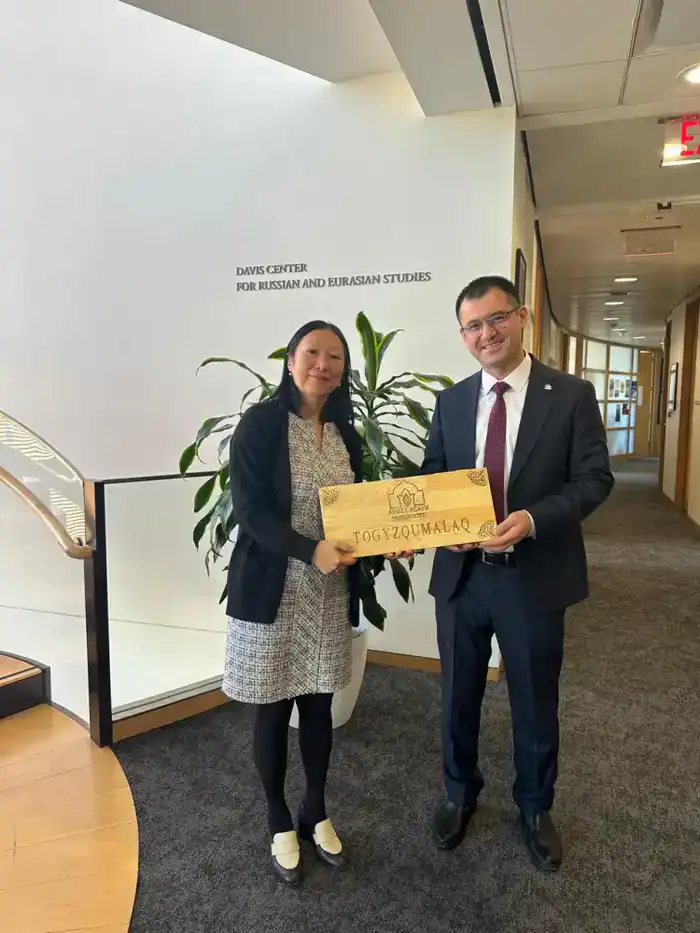 КАЗАХСТАНСКИЕ УЧЕНЫЕ ИЗУЧИЛИ МЕТОДЫ РАБОТЫ С РУКОПИСЯМИ В ГАРВАРДСКОМ УНИВЕРСИТЕТЕ (2)