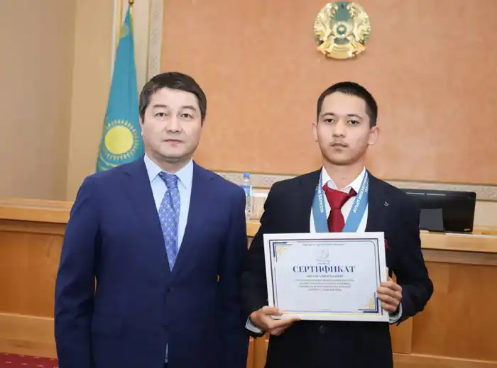 В Мангистау наградили победителей олимпиад среди сельских школ и лучших представителей сферы спорта (9)