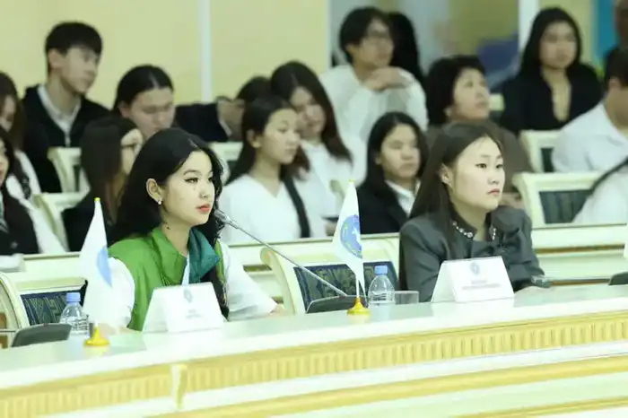 Кумар Аксакалов: 'Будущее Казахстана — в руках талантливой и патриотичной молодежи' на I Республиканском форуме Студенческих Ассамблей в Костанае Павлодаре