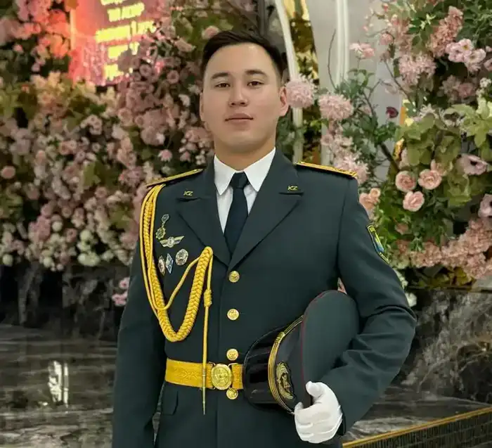 Жанаозен: офицер стал «Принцем вальса» Павлодаре