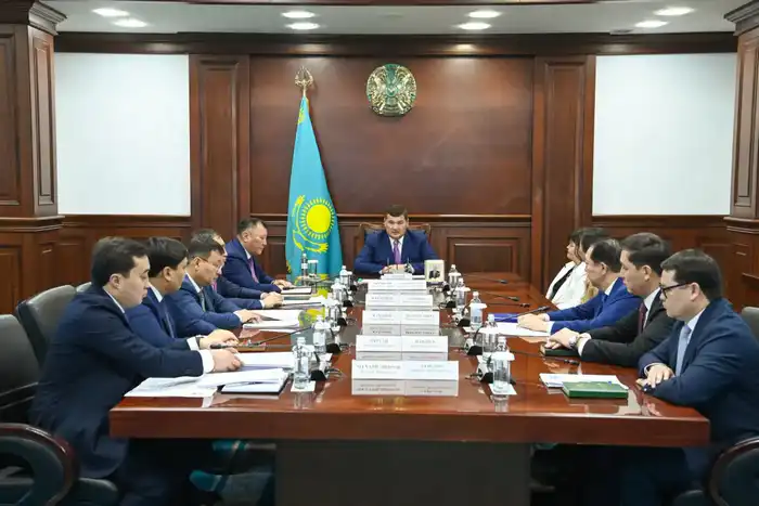 Аким области встретился с Айгерим Алтынбек, заслуженной деятельницей Казахстана и стажёркой театра 'Ла Скала' Павлодаре