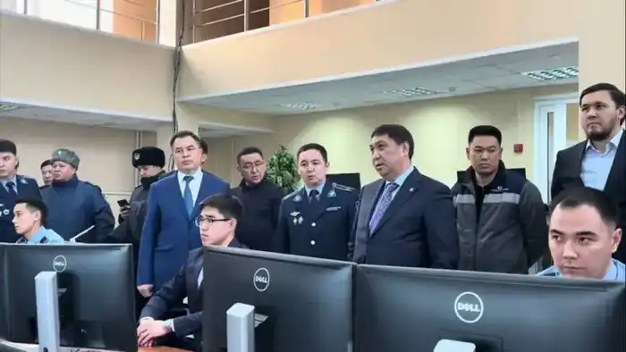 Заместитель министра внутренних дел РК Сакен Сарсенов акцентирует внимание на международных стандартах в работе полиции во время визита в Алматинскую область Павлодаре