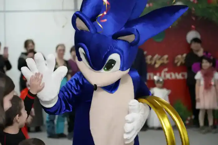 Новогодний праздник для детей провели в столичном центре «Жанұя» (3)