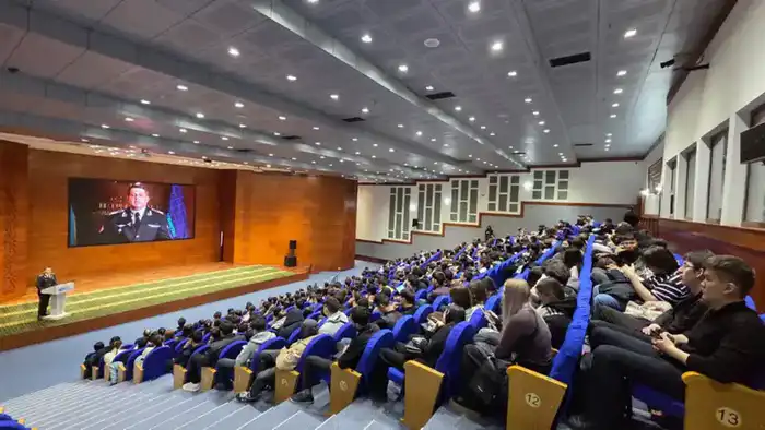 Как соблюдать цифровую безопасность и защититься от интернет-мошенников, рассказали столичным студентам (4)