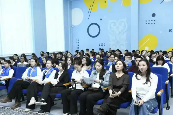 «Юный лидер»: масштабный форум о волонтерстве прошел в Астане (6)