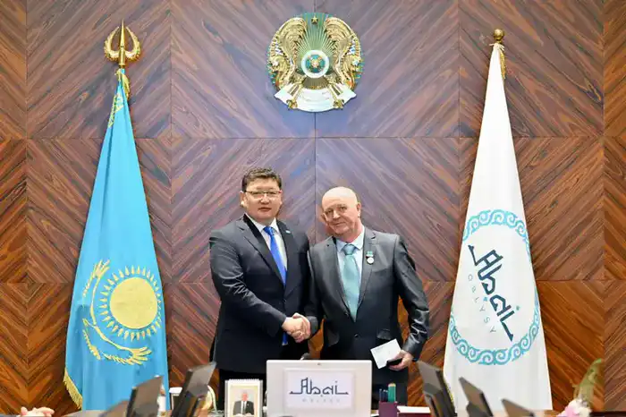 В области Абай чествовали специалистов энергетической отрасли (5)