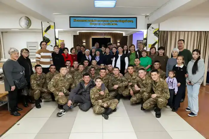 В алматинском военном вузе прошел День открытых дверей для родителей солдат (4)