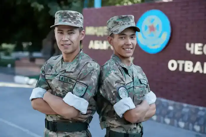 Спортсмен, диктор и полиглот: какие таланты прославились в рядах Нацгвардии в уходящем году (3)