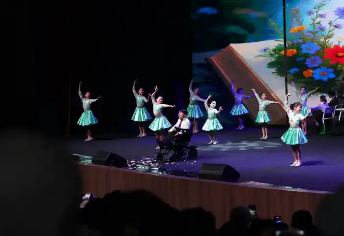 В ТУРКЕСТАНЕ СОСТОЯЛАСЬ ПРЕМЬЕРА МЮЗИКЛА «СВЕТ» НОВОГО ИНКЛЮЗИВНОГО ТЕАТРА «ДАРА ҰРПАҚ» (8)