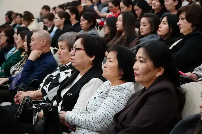 Аким Акмолинской области встретился с населением города Кокшетау (2)