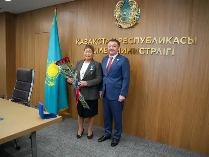 Награды адвокатам в честь Дня адвокатуры в Алматы Павлодаре