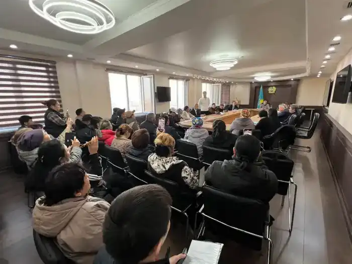 Встреча в Алатау по компенсации за землю Павлодаре