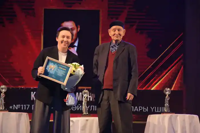 В Алматы состоялась юбилейная церемония вручения театральной премии «Еңлікгүл – 2025» (5)