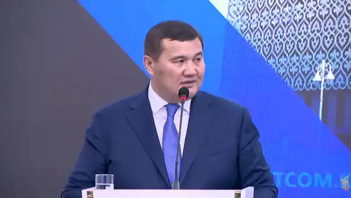 Аким Кызылординской области прокомментировал ситуацию с заказными лайками и комментариями, а также скриншотами, на которых учителей школ якобы принуждали к активному участию в социальных сетях. Павлодаре