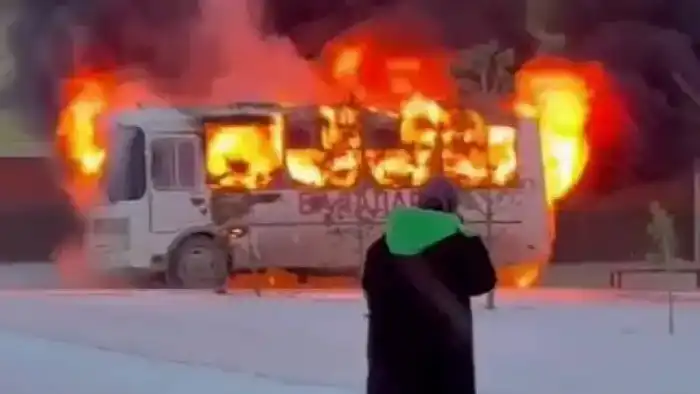 Пожар в автобусе у школы в Косшы: вопросы безопасности и защиты детей на образовательных учреждениях Павлодаре