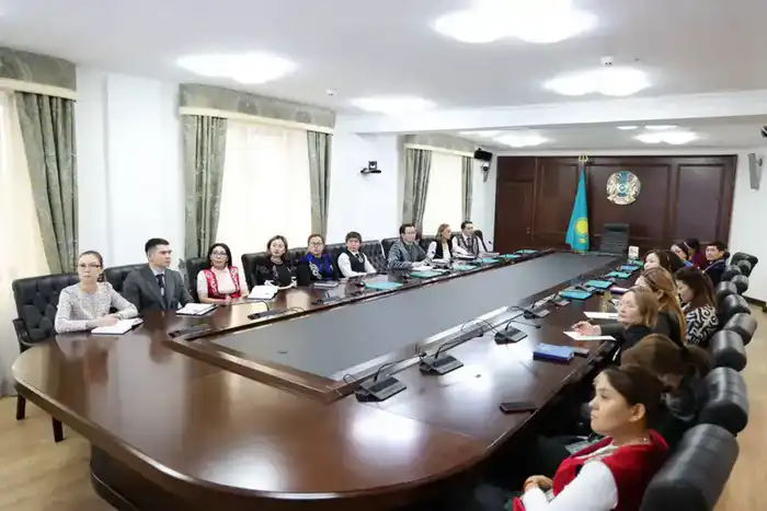 В рамках реализации программы правового всеобуча для сотрудников Аппарата Высшего Судебного Совета проведены очередные обучающие семинары, посвящённые актуальным вопросам деятельности судебной системы и сервисного взаимодействия с гражданами (5)