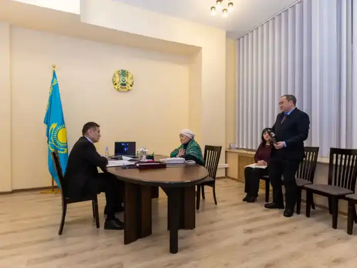 Аким ВКО провел приём граждан по личным вопросам (7)