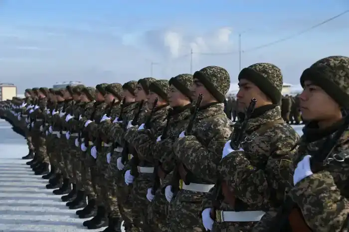 Принятие Военной присяги 600 солдат в Конаеве и Усть-Каменогорске: укрепление военного духа и патриотизма в обществе Павлодаре