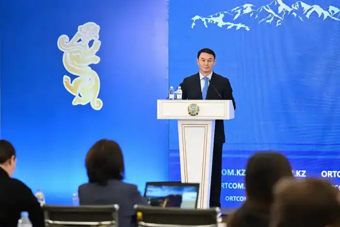 Дархан Сатыбалды: В Алматы ежегодно планируется обновлять не менее 130 км инженерных сетей (5)