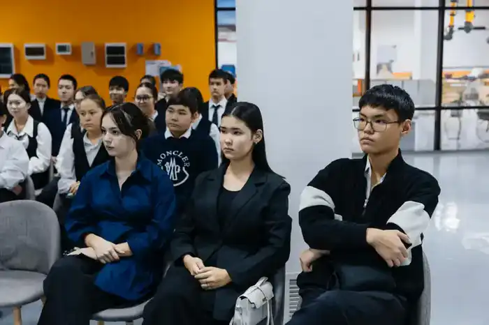 Экологическая акция Таза Қазақстан встреча с молодёжью в Атырау Павлодаре