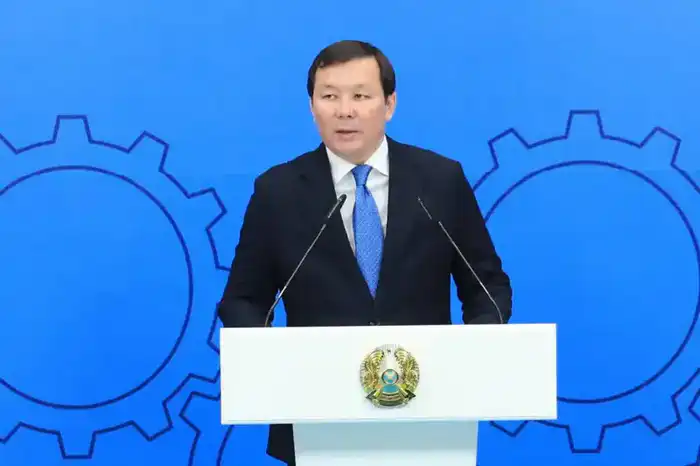 Форум в Актобе: награждение за вклад в развитие образования и экономики региона Павлодаре