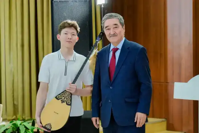 В Астане завершился III городской фестиваль домбристов имени Дины Нурпеисовой Павлодаре