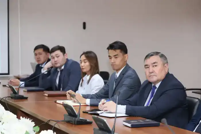 В Министерстве транспорта РК состоялся совместный семинар-тренинг (6)