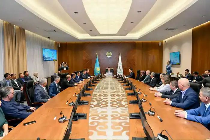 Чествование энергетиков в Абайской области: акцент на важности энергетической безопасности и инфраструктурного развития Павлодаре