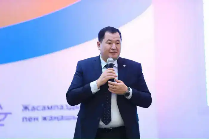 В Актобе авторы QazVac и эксперты в сфере медицины обсудили с будущими врачами национальные ценности (3)