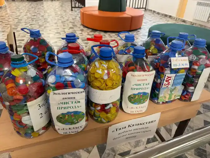 Школьники Астаны участвуют в экологической акции по сбору пластиковых крышек Павлодаре