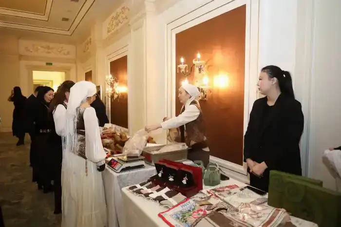 В Актау прошёл региональный форум по укреплению института семьи и популяризации национальных ценностей (2)