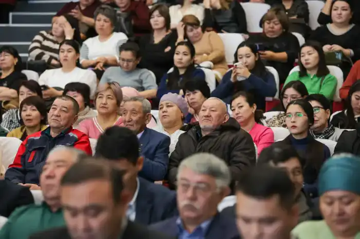 Ербол Карашукеев провёл встречу с жителями Сарысуского района (6)