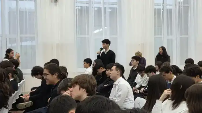 Столичным школьникам рассказали о защите от дипфейков, дропперов и мошеннических схем (2)