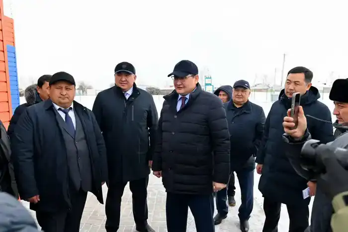 Аким области ознакомился с работой медицинского пункта в селе Малтүгел (9)