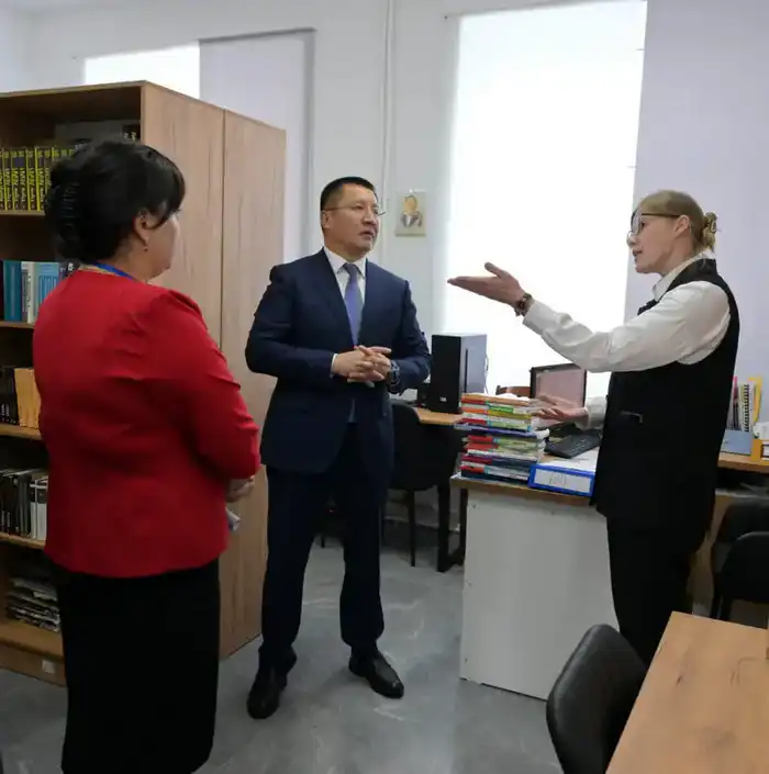 Аким области Асаин Байханов в рамках рабочей поездки посетил Успенский район, где ознакомился с ходом реализации социальных проектов (10)