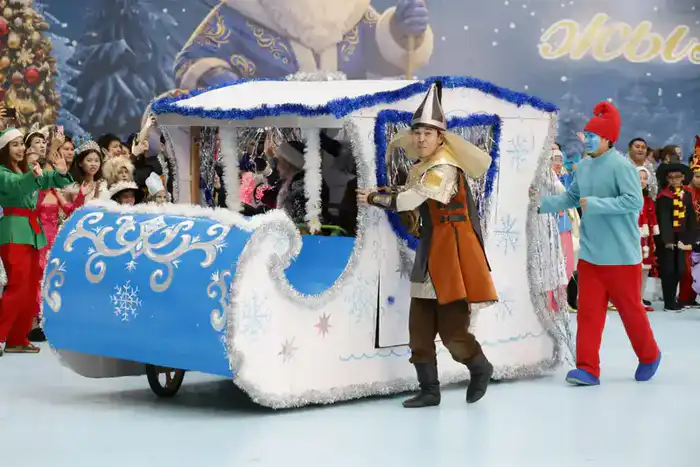 Полный чудес Новый год: в Жетісу на Президентской елке детей порадовал искусственный интеллект (8)