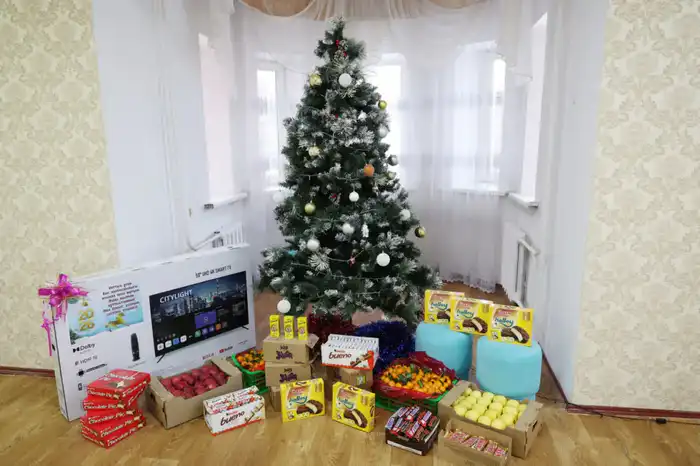 Военнослужащие Национальной гвардии поздравили воспитанников детских домов с Новым годом (4)