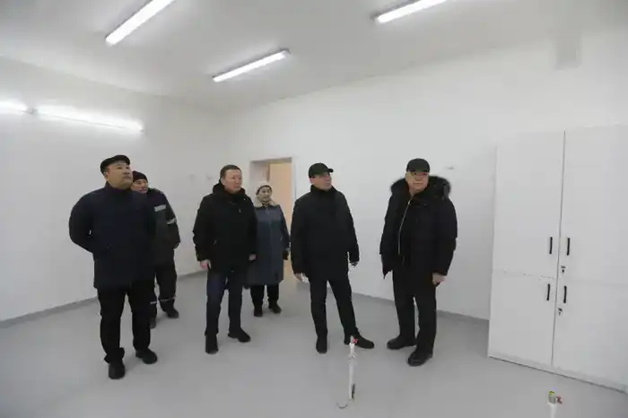 Заместитель акима области Бахыт Жаханов осматривает строительные объекты в Арале Павлодаре