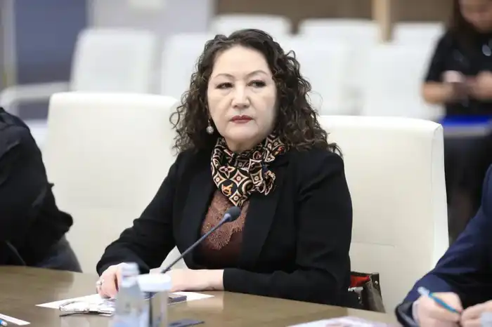 В Актобе писателям вручили грант «Қазына» (5)