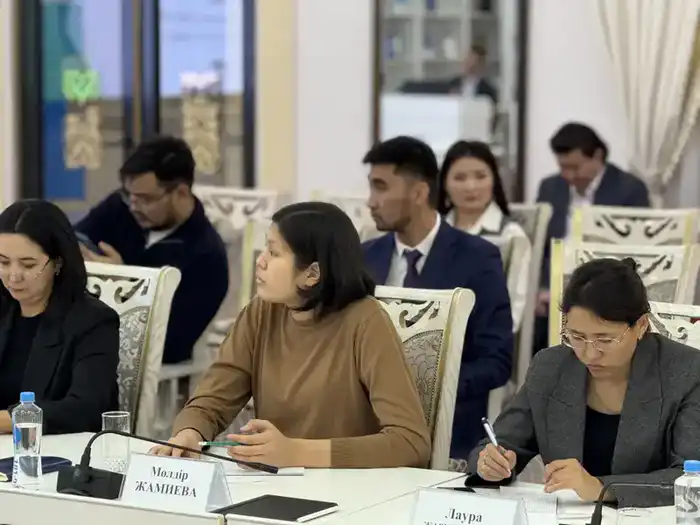 В Астане начался республиканский семинар по вопросам государственных символов и геральдики (2)